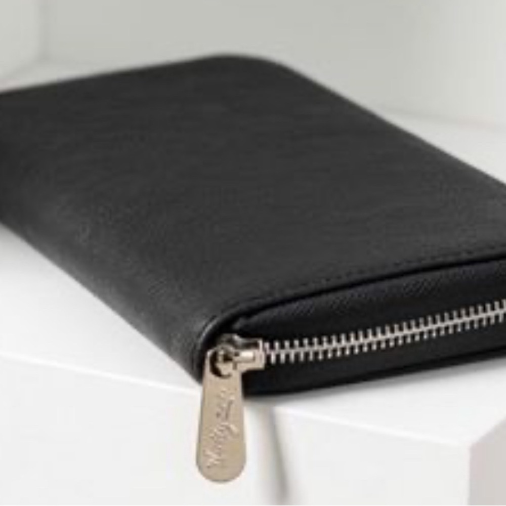 Thirty-One All About the Benjamins Black Wallet with Silver Accents